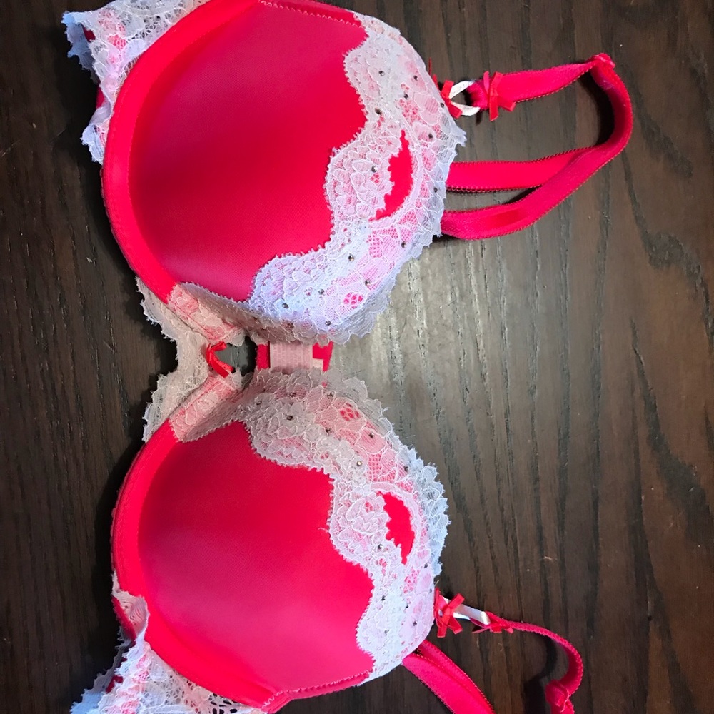 Victoria’s Secret dream angels push up bra